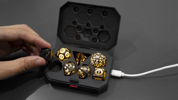 ELECTRONIC LUMINOUS LED DICE SET (YELLOW COLOR) - Image 3